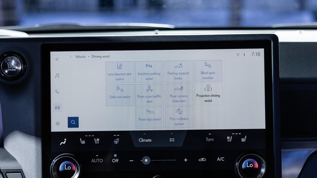 Lexus GX 2024 lộ diện tại Việt Nam: Giá dự kiến 6 tỷ, đã về đại lý nhưng số lượng siêu hiếm- Ảnh 20. Lexus GX 2024 lộ diện tại Việt Nam: Giá dự kiến 6 tỷ, đã về đại lý nhưng số lượng siêu hiếm- Ảnh 20.