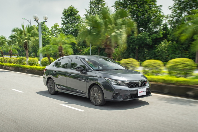 Loạt xe Honda nhận ưu đãi lớn tại Việt Nam: CR-V giảm gần 200 triệu, giá lăn bánh chưa đến 1,1 tỷ cho bản tiêu chuẩn - Ảnh 3. Loạt xe Honda nhận ưu đãi lớn tại Việt Nam: CR-V giảm gần 200 triệu, giá lăn bánh chưa đến 1,1 tỷ cho bản tiêu chuẩn - Ảnh 3.