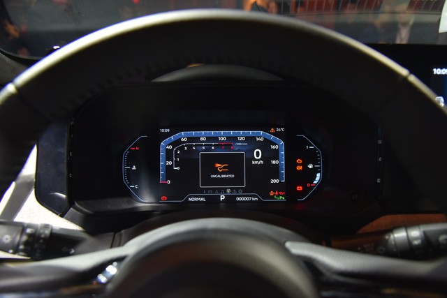 Soi qua 4 phiên bản Mitsubishi Xforce: Bản tiêu chuẩn cắt gần hết trang bị, bản Premium dễ thành hàng 'hot' - Ảnh 9. Soi qua 4 phiên bản Mitsubishi Xforce: Bản tiêu chuẩn cắt gần hết trang bị, bản Premium dễ thành hàng 'hot' - Ảnh 9.