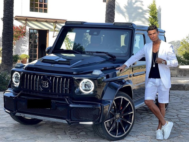 Cristiano Ronaldo mua Ferrari Purosangue, thừa nhận không biết giờ mình sở hữu bao nhiêu xe - Ảnh 3.