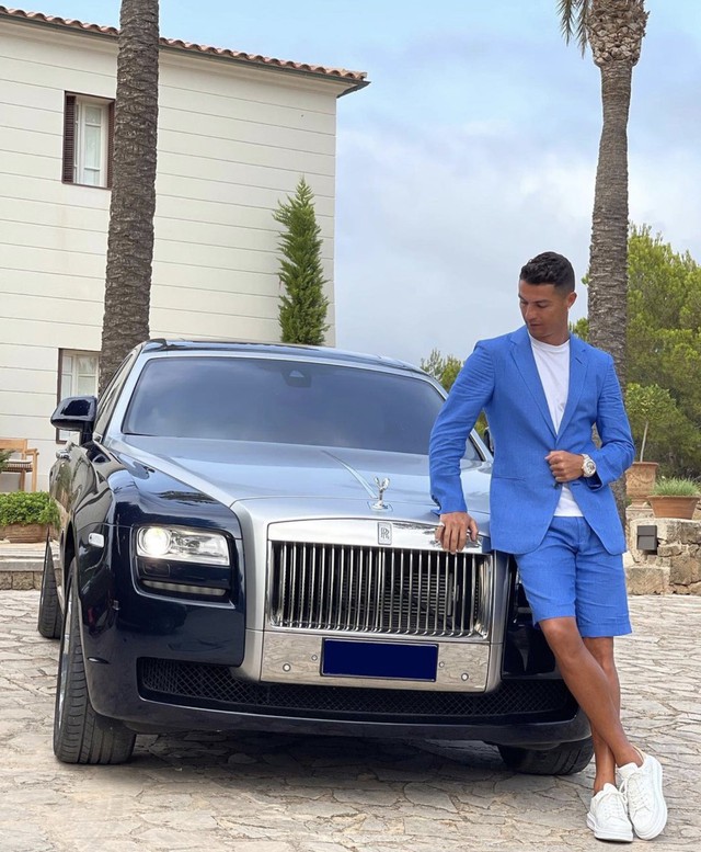 Cristiano Ronaldo mua Ferrari Purosangue, thừa nhận không biết giờ mình sở hữu bao nhiêu xe - Ảnh 4.