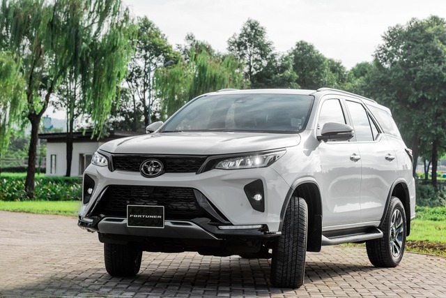 Toyota VN giảm giá: Raize lần đầu dưới 500 triệu, Yaris Cross từ 650 triệu, Fortuner thêm trang bị đấu Everest - Ảnh 3.