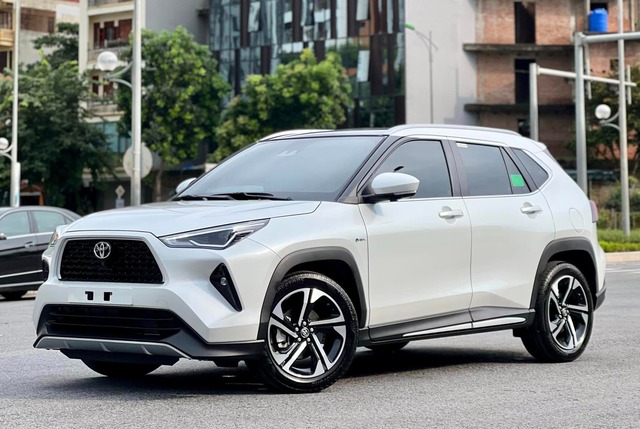 Toyota VN giảm giá: Raize lần đầu dưới 500 triệu, Yaris Cross từ 650 triệu, Fortuner thêm trang bị đấu Everest - Ảnh 2.