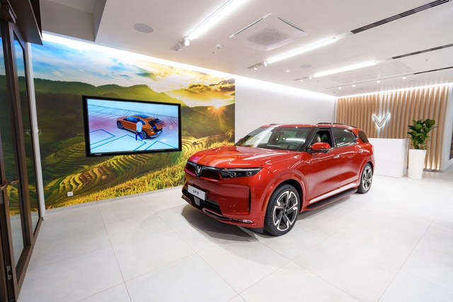 VinFast sẽ cần có thứ này nếu muốn bán xe ở châu Âu từ 2027: Một 'tấm hộ chiếu' đặc biệt cho từng pin - Ảnh 1. VinFast sẽ cần có thứ này nếu muốn bán xe ở châu Âu từ 2027: Một 'tấm hộ chiếu' đặc biệt cho từng pin - Ảnh 1.