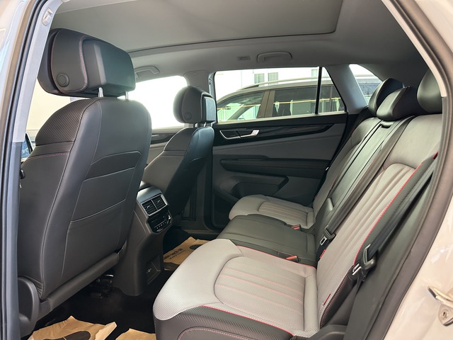 Ảnh chi tiết VW Teramont X tại đại lý: Giá dự kiến 2,168 tỷ, giao xe trước Tết, nhân tố mới cùng tầm Palisade và Explorer - Ảnh 9. Ảnh chi tiết VW Teramont X tại đại lý: Giá dự kiến 2,168 tỷ, giao xe trước Tết, nhân tố mới cùng tầm Palisade và Explorer - Ảnh 9.