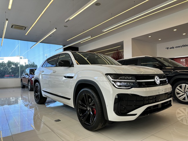 Ảnh chi tiết VW Teramont X tại đại lý: Giá dự kiến 2,168 tỷ, giao xe trước Tết, nhân tố mới cùng tầm Palisade và Explorer - Ảnh 1. Ảnh chi tiết VW Teramont X tại đại lý: Giá dự kiến 2,168 tỷ, giao xe trước Tết, nhân tố mới cùng tầm Palisade và Explorer - Ảnh 1.