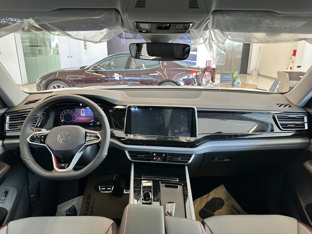 Ảnh chi tiết VW Teramont X tại đại lý: Giá dự kiến 2,168 tỷ, giao xe trước Tết, nhân tố mới cùng tầm Palisade và Explorer - Ảnh 7. Ảnh chi tiết VW Teramont X tại đại lý: Giá dự kiến 2,168 tỷ, giao xe trước Tết, nhân tố mới cùng tầm Palisade và Explorer - Ảnh 7.