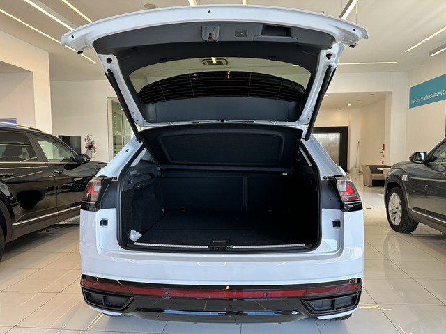 Ảnh chi tiết VW Teramont X tại đại lý: Giá dự kiến 2,168 tỷ, giao xe trước Tết, nhân tố mới cùng tầm Palisade và Explorer - Ảnh 6. Ảnh chi tiết VW Teramont X tại đại lý: Giá dự kiến 2,168 tỷ, giao xe trước Tết, nhân tố mới cùng tầm Palisade và Explorer - Ảnh 6.