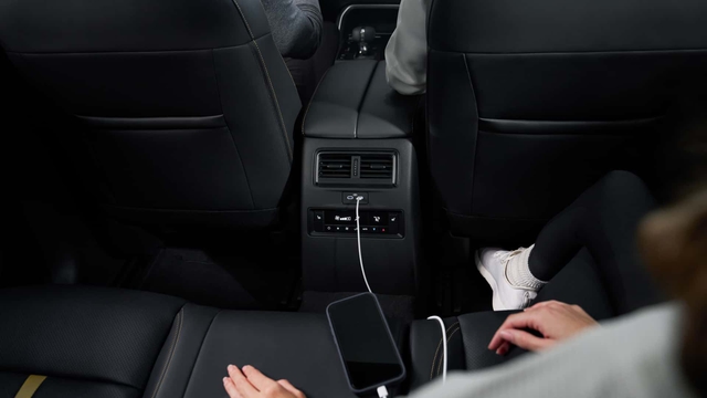 Mazda CX-70 chính thức ra mắt - Ảnh 11. Mazda CX-70 chính thức ra mắt - Ảnh 11.