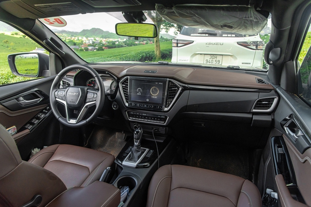 Đại lý xả kho Isuzu D-Max bản full: Giảm sâu tới 170 triệu, quyết cải thiện doanh số trước Tết Nguyên đán - Ảnh 5. Đại lý xả kho Isuzu D-Max bản full: Giảm sâu tới 170 triệu, quyết cải thiện doanh số trước Tết Nguyên đán - Ảnh 5.