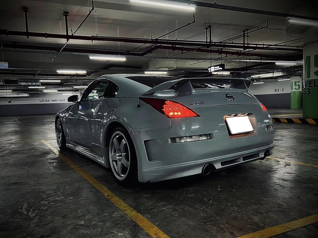 Nissan 350Z bán lại sau 13 năm vẫn có giá gần 1 tỷ đồng, người bán chia sẻ: 'Xe gần như zin hoàn toàn' - Ảnh 2. Nissan 350Z bán lại sau 13 năm vẫn có giá gần 1 tỷ đồng, người bán chia sẻ: 'Xe gần như zin hoàn toàn' - Ảnh 2.