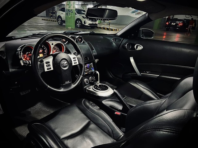 Nissan 350Z bán lại sau 13 năm vẫn có giá gần 1 tỷ đồng, người bán chia sẻ: 'Xe gần như zin hoàn toàn' - Ảnh 3. Nissan 350Z bán lại sau 13 năm vẫn có giá gần 1 tỷ đồng, người bán chia sẻ: 'Xe gần như zin hoàn toàn' - Ảnh 3.