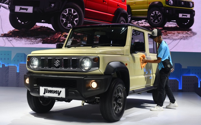 Suzuki Jimny 5 cửa tiếp tục tạo cơn sốt, bán 1.200 xe trong 3 ngày đầu tiên, có thể về Việt Nam - Ảnh 1. Suzuki Jimny 5 cửa tiếp tục tạo cơn sốt, bán 1.200 xe trong 3 ngày đầu tiên, có thể về Việt Nam - Ảnh 1.