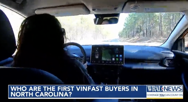 Có 3 ô tô vẫn mua thêm VinFast VF 8, chủ xe chia sẻ: ‘Còn vấn đề nhưng tốt hơn nhiều review trên mạng, thay Jeep đi hàng ngày’ - Ảnh 2. Có 3 ô tô vẫn mua thêm VinFast VF 8, chủ xe chia sẻ: ‘Còn vấn đề nhưng tốt hơn nhiều review trên mạng, thay Jeep đi hàng ngày’ - Ảnh 2.