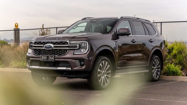 Đây là thông số chi tiết Ford Everest Platinum sắp bán tại VN: Hơn hẳn về tiện nghi, 12 loa B&O, giá dự kiến 1,7 tỷ - Ảnh 2.