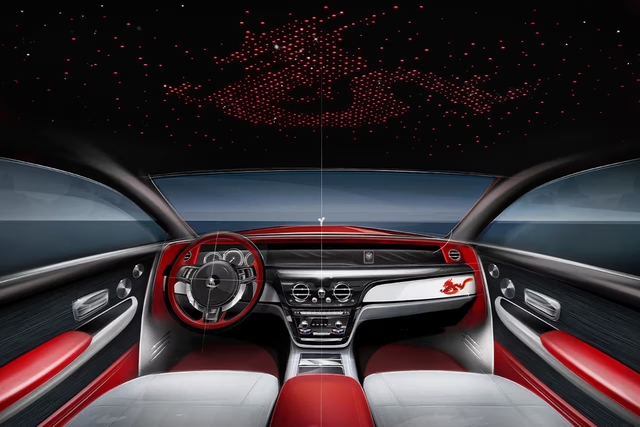 Rolls-Royce ra bộ sưu tập xe rồng độc đáo: Chỉ có 4 chiếc, vẽ trên táp lô mất tới 2 tuần, bầu trời sao mất 3 tháng - Ảnh 2. Rolls-Royce ra bộ sưu tập xe rồng độc đáo: Chỉ có 4 chiếc, vẽ trên táp lô mất tới 2 tuần, bầu trời sao mất 3 tháng - Ảnh 2.