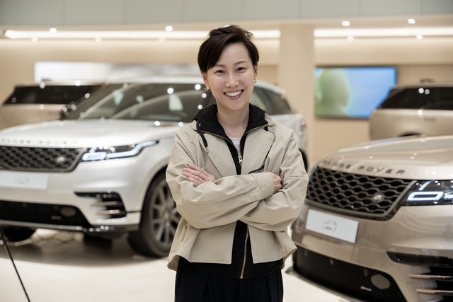 Đoàn JLR châu Á-Thái Bình Dương: ‘Trung tâm trưng bày mới của Land Rover Việt Nam ấn tượng nhưng không dễ nhân rộng’ - Ảnh 3. Đoàn JLR châu Á-Thái Bình Dương: ‘Trung tâm trưng bày mới của Land Rover Việt Nam ấn tượng nhưng không dễ nhân rộng’ - Ảnh 3.