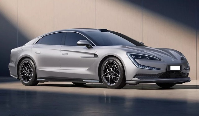 Xe Trung Quốc giờ đã xịn cỡ này: Mạnh gần 1.300 mã lực, tầm vận hành 800km đủ đi từ Hà Nội tới Huế không cần sạc - Ảnh 1. Xe Trung Quốc giờ đã xịn cỡ này: Mạnh gần 1.300 mã lực, tầm vận hành 800km đủ đi từ Hà Nội tới Huế không cần sạc - Ảnh 1.