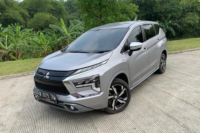 Chủ xe Mitsubishi Xpander này đã có một ngày siêu tệ: Chọn đúng Porsche 911 để 'hạ cánh', xe 500 triệu đền xe mười mấy tỉ - Ảnh 3. Chủ xe Mitsubishi Xpander này đã có một ngày siêu tệ: Chọn đúng Porsche 911 để 'hạ cánh', xe 500 triệu đền xe mười mấy tỉ - Ảnh 3.
