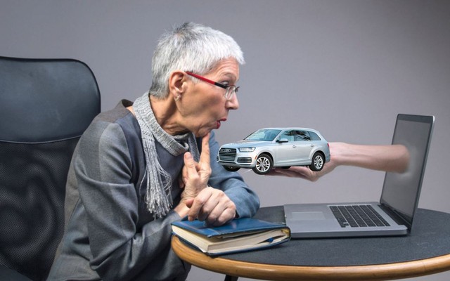 Bỗng nhận được giấy đòi nợ mua xe ô tô bằng thẻ tín dụng, cụ bà hoảng hốt không biết mình tậu Audi Q7 lúc nào - Ảnh 1. Bỗng nhận được giấy đòi nợ mua xe ô tô bằng thẻ tín dụng, cụ bà hoảng hốt không biết mình tậu Audi Q7 lúc nào - Ảnh 1.