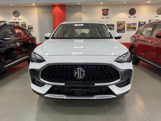 MG HS mới ra mắt đã giảm giá mạnh tại đại lý: Giá từ 650 triệu, rẻ hơn HR-V base dù ngang cỡ CR-V - Ảnh 3. MG HS mới ra mắt đã giảm giá mạnh tại đại lý: Giá từ 650 triệu, rẻ hơn HR-V base dù ngang cỡ CR-V - Ảnh 3.
