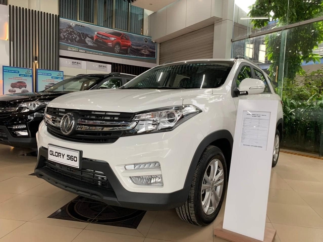 Dongfeng Glory 560 xả kho giá 380 triệu đồng: SUV cùng cỡ với CR-V nhưng giá chỉ ngang xe hạng A tiêu chuẩn - Ảnh 2. Dongfeng Glory 560 xả kho giá 380 triệu đồng: SUV cùng cỡ với CR-V nhưng giá chỉ ngang xe hạng A tiêu chuẩn - Ảnh 2.