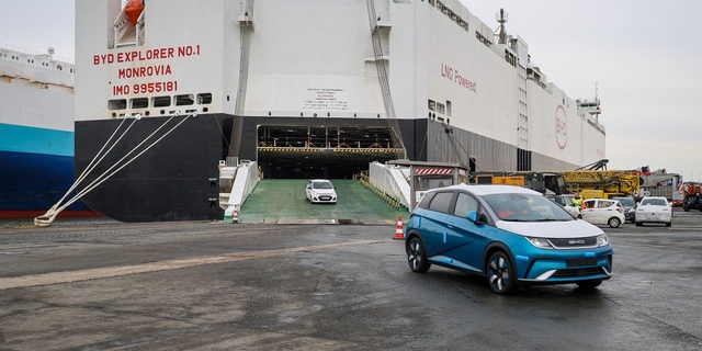 Sai lầm này của hãng xe Trung Quốc muốn vào Việt Nam dễ khiến Elon Musk 'mở cờ trong bụng': Hàng nghìn xe chất đống trong kho vì cong vênh, đầy nấm mốc - Ảnh 2. Sai lầm này của hãng xe Trung Quốc muốn vào Việt Nam dễ khiến Elon Musk 'mở cờ trong bụng': Hàng nghìn xe chất đống trong kho vì cong vênh, đầy nấm mốc - Ảnh 2.