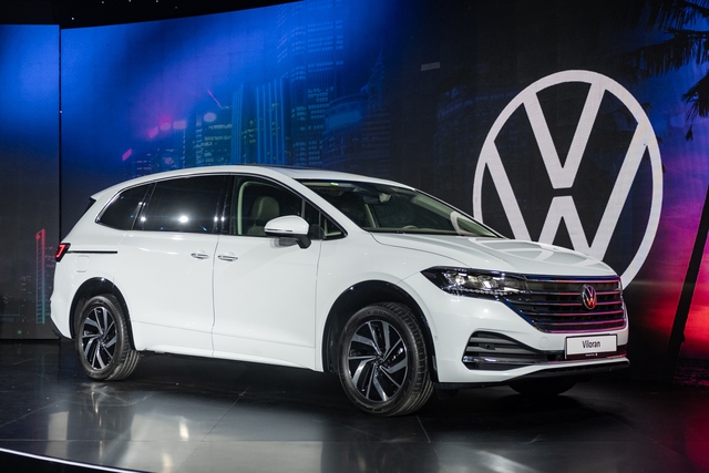 Sau thành công của phim Mai, Trấn Thành lập tức tậu VW Viloran, xe bản base nhưng option xịn hơn bản full - Ảnh 5. Sau thành công của phim Mai, Trấn Thành lập tức tậu VW Viloran, xe bản base nhưng option xịn hơn bản full - Ảnh 5.