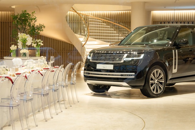 Hai dòng Range Rover đỉnh nhất Việt Nam đã có thể cá nhân hóa ngay tại Hà Nội - Ảnh 2. Hai dòng Range Rover đỉnh nhất Việt Nam đã có thể cá nhân hóa ngay tại Hà Nội - Ảnh 2.