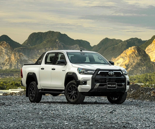 Toyota báo giá dự kiến 3 bản Hilux: Cao nhất 999 triệu, bán từ tháng 5, trở lại đấu Ranger và Triton - Ảnh 3. Toyota báo giá dự kiến 3 bản Hilux: Cao nhất 999 triệu, bán từ tháng 5, trở lại đấu Ranger và Triton - Ảnh 3.