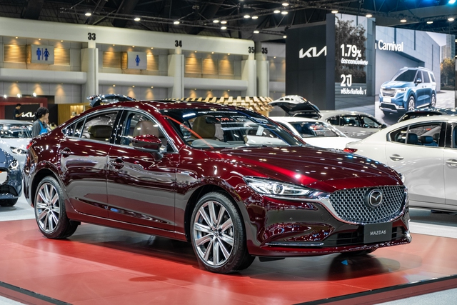 Chi tiết Mazda6 phiên bản kỷ niệm 20 năm: Đắt ngang Mercedes C-Class, nhiều chi tiết được thửa riêng - Ảnh 1. Chi tiết Mazda6 phiên bản kỷ niệm 20 năm: Đắt ngang Mercedes C-Class, nhiều chi tiết được thửa riêng - Ảnh 1.