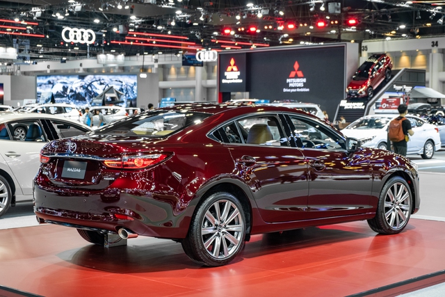 Chi tiết Mazda6 phiên bản kỷ niệm 20 năm: Đắt ngang Mercedes C-Class, nhiều chi tiết được thửa riêng - Ảnh 3.
