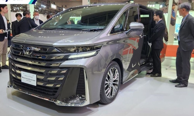 Toyota Alphard mới ra thế hệ mới đã sắp có nâng cấp đáng giá: Vừa thêm bản tiêu chuẩn mới giá rẻ hơn, lại bổ sung bản cao cấp rộng rãi như khoang hạng nhất - Ảnh 4. Toyota Alphard mới ra thế hệ mới đã sắp có nâng cấp đáng giá: Vừa thêm bản tiêu chuẩn mới giá rẻ hơn, lại bổ sung bản cao cấp rộng rãi như khoang hạng nhất - Ảnh 4.
