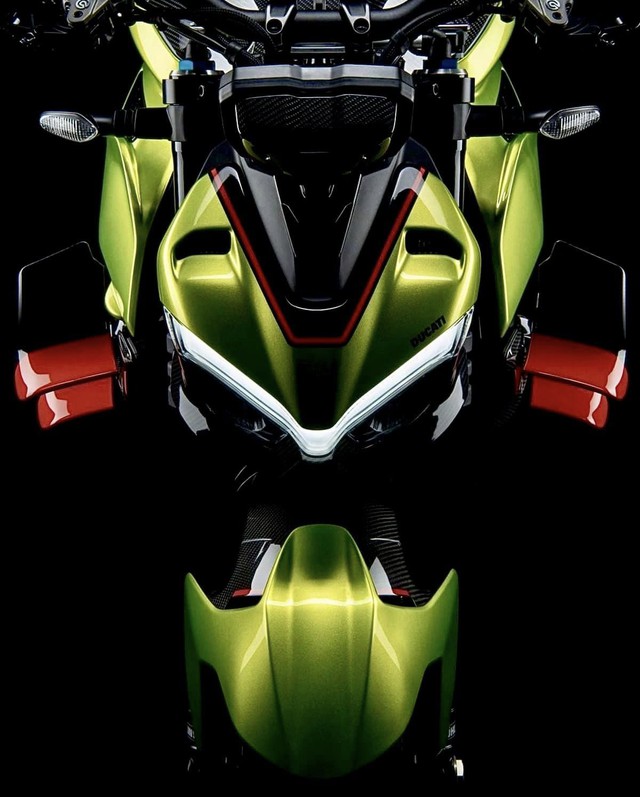 Vừa mua Lamborghini Urus tặng vợ, ông xã Đoàn Di Băng tiếp tục tậu Ducati Streetfighter V4 phiên bản giới hạn 630 chiếc toàn thế giới - Ảnh 4. Vừa mua Lamborghini Urus tặng vợ, ông xã Đoàn Di Băng tiếp tục tậu Ducati Streetfighter V4 phiên bản giới hạn 630 chiếc toàn thế giới - Ảnh 4.