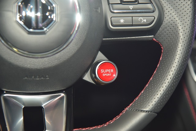 MG HS 2024 tiếp tục tour ra mắt Việt Nam, nỗ lực lấy thêm thị phần từ Mazda CX-5 - Ảnh 5. MG HS 2024 tiếp tục tour ra mắt Việt Nam, nỗ lực lấy thêm thị phần từ Mazda CX-5 - Ảnh 5.