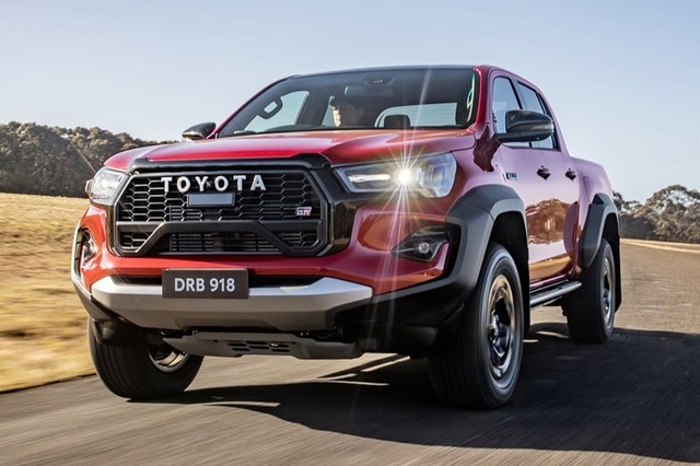 Toyota Hilux Revo GR Sport mới sẽ ra mắt trong tháng 3 - Ảnh 2.