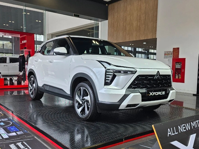 Nhiều hãng đua giảm giá niêm yết đầu năm: Toyota điều chỉnh giá 5 xe, Xforce chưa giao đã giảm còn rẻ nhất phân khúc - Ảnh 4. Nhiều hãng đua giảm giá niêm yết đầu năm: Toyota điều chỉnh giá 5 xe, Xforce chưa giao đã giảm còn rẻ nhất phân khúc - Ảnh 4.