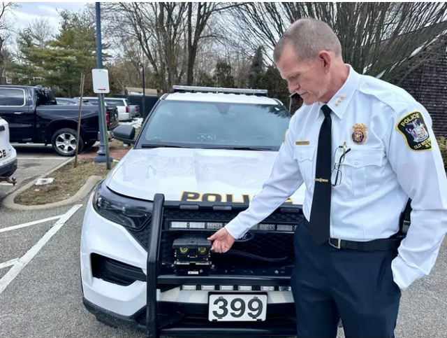 Cảnh sát Mỹ dùng công nghệ cao để truy đuổi tội phạm như thế nào: Bắn GPS, chỉnh đèn giao thông... - Ảnh 3. Cảnh sát Mỹ dùng công nghệ cao để truy đuổi tội phạm như thế nào: Bắn GPS, chỉnh đèn giao thông... - Ảnh 3.