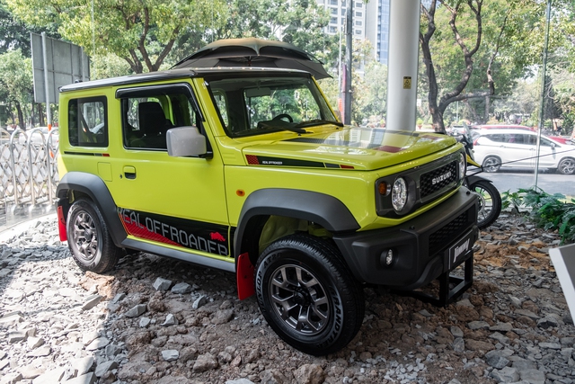 Reviewer ô tô nổi tiếng: 'Suzuki Jimny không phải tiểu Mẹc G, Jeep thế nào thì Jimny thế đó, và rẻ hơn gấp 5 lần' - Ảnh 3.