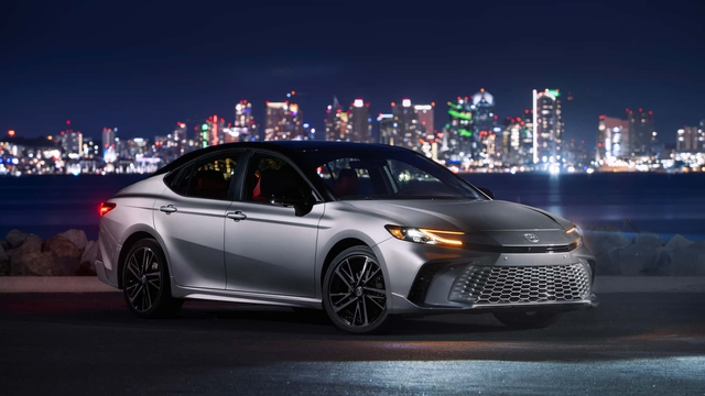 Toyota lý giải vì sao Camry đời mới chỉ có động cơ hybrid - Ảnh 2. Toyota lý giải vì sao Camry đời mới chỉ có động cơ hybrid - Ảnh 2.