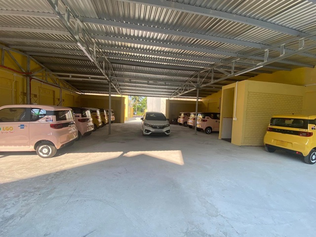 Lạm bàn chuyện Wuling Mini EV chạy dịch vụ, reviewer Tiến Thượng Lê: 'Nó kiếm tiền tốt hơn là một chiếc Toyota' - Ảnh 2. Lạm bàn chuyện Wuling Mini EV chạy dịch vụ, reviewer Tiến Thượng Lê: 'Nó kiếm tiền tốt hơn là một chiếc Toyota' - Ảnh 2.