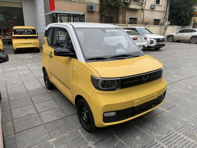 Lạm bàn chuyện Wuling Mini EV chạy dịch vụ, reviewer Tiến Thượng Lê: 'Nó kiếm tiền tốt hơn là một chiếc Toyota' - Ảnh 3. Lạm bàn chuyện Wuling Mini EV chạy dịch vụ, reviewer Tiến Thượng Lê: 'Nó kiếm tiền tốt hơn là một chiếc Toyota' - Ảnh 3.