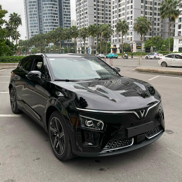 VinFast VF 7 đi 600km rẻ hơn 150 triệu so với giá mới, người bán khẳng định đây là chiếc cũ đầu tiên trên thị trường - Ảnh 2. VinFast VF 7 đi 600km rẻ hơn 150 triệu so với giá mới, người bán khẳng định đây là chiếc cũ đầu tiên trên thị trường - Ảnh 2.