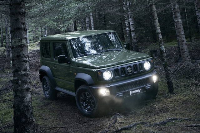 Suzuki Jimny chốt giá từ 789 triệu tại Việt Nam: Nhập Nhật, nội thất đơn sơ nhưng nhiều trang bị chuyên off-road - Ảnh 3.