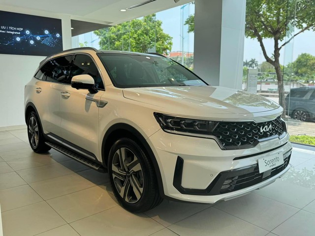 Kia Sorento hybrid xả kho, giảm giá mạnh tại đại lý, thấp hơn cả Honda CR-V hybrid - Ảnh 2.