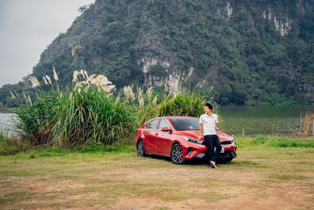 Sắm Kia K3 sau lần đi xe máy dính mưa ướt hỏng đồ làm việc, 9X đánh giá: ‘Lái không hay nhưng vừa túi tiền, có điểm hơn Civic’- Ảnh 2.