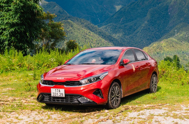 Sắm Kia K3 sau lần đi xe máy dính mưa ướt hỏng đồ làm việc, 9X đánh giá: ‘Lái không hay nhưng vừa túi tiền, có điểm hơn Civic’- Ảnh 3. Sắm Kia K3 sau lần đi xe máy dính mưa ướt hỏng đồ làm việc, 9X đánh giá: ‘Lái không hay nhưng vừa túi tiền, có điểm hơn Civic’- Ảnh 3.