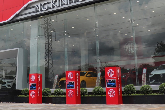 Đại lý báo MG4 đã về, dễ ra mắt khách Việt tháng này: Giá đồn đoán hơn 500 triệu, chạy 450km/sạc, có nhiều trụ cắm điện- Ảnh 3. Đại lý báo MG4 đã về, dễ ra mắt khách Việt tháng này: Giá đồn đoán hơn 500 triệu, chạy 450km/sạc, có nhiều trụ cắm điện- Ảnh 3.