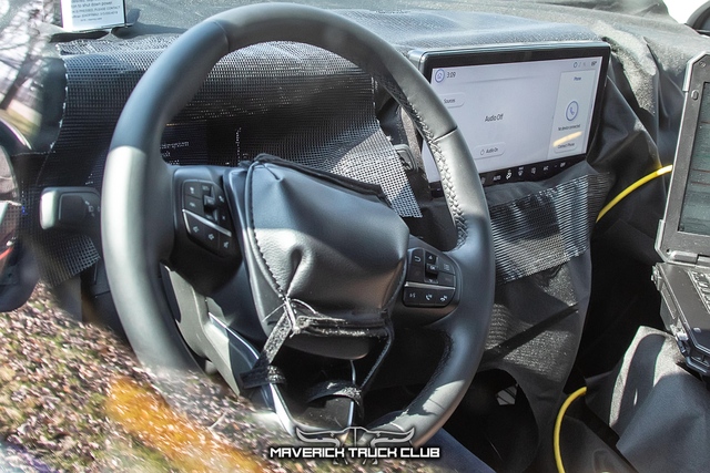 Đàn em Ford Ranger lộ bản mới ‘trần trụi’ trên đường: Logo mới, đầu xe khác biệt, mâm như Maybach- Ảnh 7. Đàn em Ford Ranger lộ bản mới ‘trần trụi’ trên đường: Logo mới, đầu xe khác biệt, mâm như Maybach- Ảnh 7.