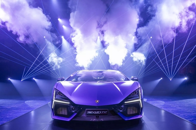 CEO Lamborghini 'chê' siêu xe điện thiếu cảm xúc, bán không chạy, còn cần chờ quan sát thêm, 'siêu bò' trước mắt cứ làm hybrid trước đã- Ảnh 3.